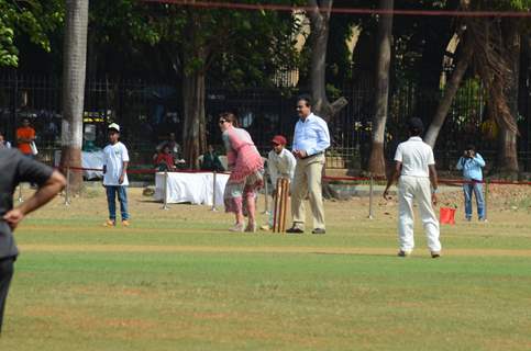 Princess Kate Plays Cricket in Mumbai