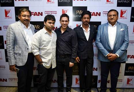 Shah Rukh Khan at Press Meet of 'Fan' in Noida