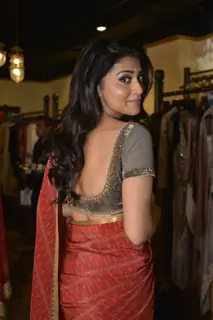 Shriya Saran at Jhelum Store for JJ Valya Preview