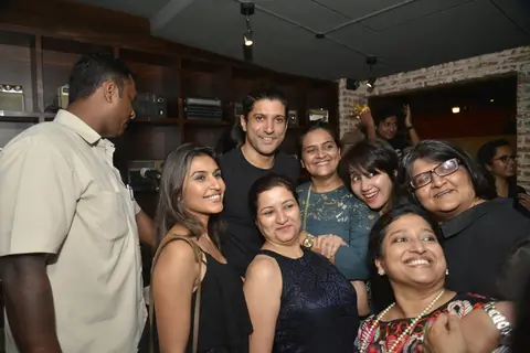 Farhan Akhtar Live at Radio Bar!