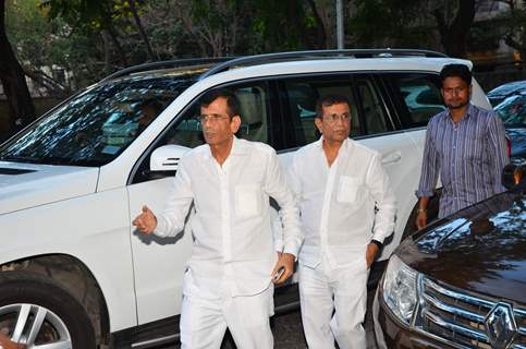 Abbas Burmawalla and Mustan Burmawalla at Firoz A Nadiadwala's Mother's Prayer Meet