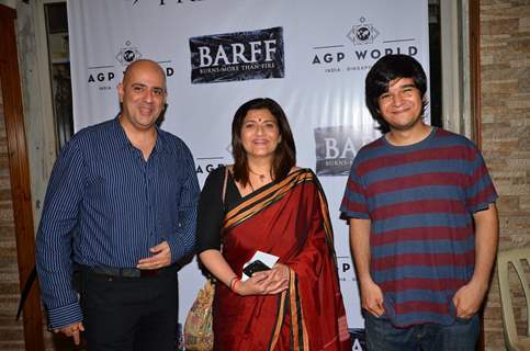 Sarika at Saurabh Shukla's Play 'Barf'