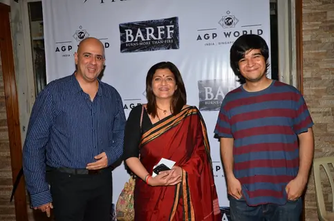 Sarika at Saurabh Shukla's Play 'Barf'