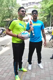 Yuvraj Singh and Football Player Robin Singh at Puma Promotional Event