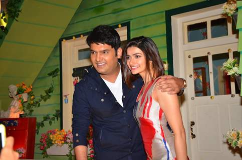 Prachi Desai poses with Kapil Sharma during the Promotions of 'Azhar' on 'The Kapil Sharma Show'