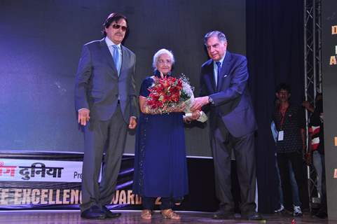 Sanjay Khan and Ratan Tata at Dadasaheb Phalke Award