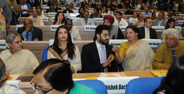 Jaya Bachchan, Aishwarya Rai Bachchan and Abhishek Bachchan at National Award Ceremony