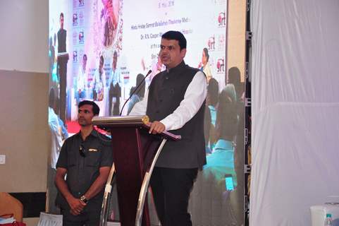 Devendra Fadnavis Visits 'Cooper' Hospital