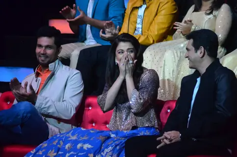 Randeep Hooda, Aishwarya Rai Bachchan and Omung Kumar Promote Sarbjit on Show 'Sa Re Ga Ma Pa'