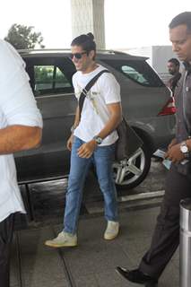 Farhan Akhtar Snapped at Airport