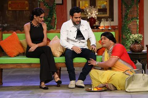 Emraan Hashmi and Nargis Fakhri Promote 'Azhar' on the sets of 'Comedy Nights Live'