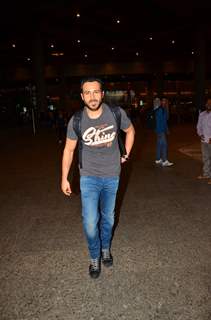 Emraan Hashmi Snapped at Airport