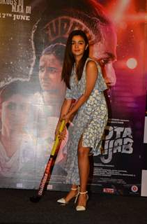 Alia Bhatt Plays Hockey at Song Launch of 'Udta Punjab'