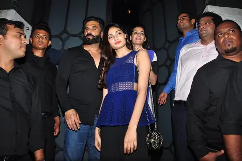 Athiya Shetty with dad Suniel Shetty at Success Bash of 'Baaghi'