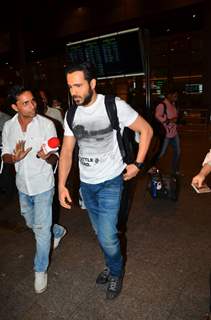 Emraan Hashmi Snapped at Airport