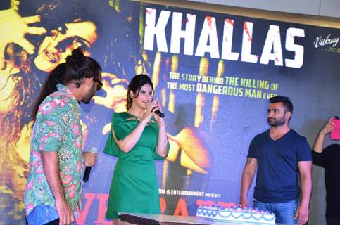 Toshi Sabri, Zarine Khan and Sachin Joshi at Song Launch of Veerappan 'Khallas'