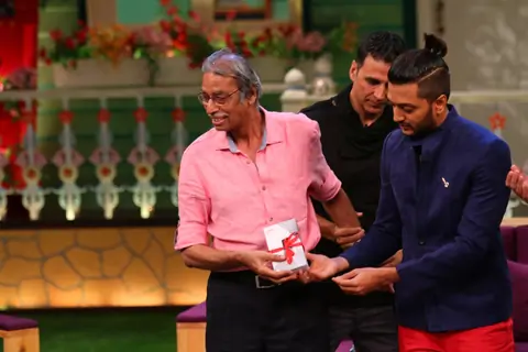 Akshay Kumar and Riteish Deshmukh on the sets of 'The Kapil Sharma Show'