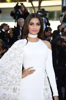 Sonam Kapoor Sizzles at Chopard- Festival De Cannes