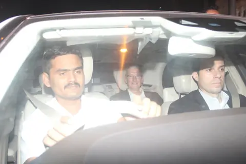 Shah Rukh Khan Hosts Dinner Party for Apple CEO TIM Cook