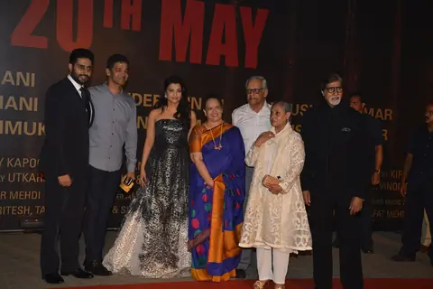 Amitabh Bachchan, Aishwarya Rai Bachchan and Abhishek Bachchan at Special Premiere of 'Sarabjit'