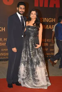 Abhishek Bachchan and Aishwarya Rai Bachchan at Special Premiere of 'Sarabjit'
