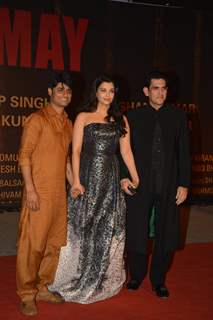 Aishwarya Rai Bachchan with Omung Kumar at Special Premiere of 'Sarabjit'