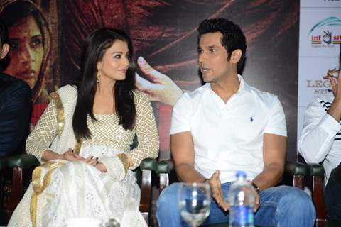 Randeep Hooda and Aishwarya Rai Bachchan at Press Meet of 'Sarbjit'