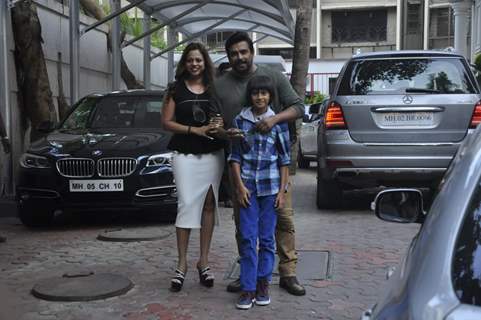 R Madhavan with wife & kid at Shilpa Shetty's Son 'Vivan's' 4th Birthday Celebrations