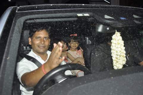 Aaradhya smiles for camera at Shilpa Shetty's Son 'Vivan's' 4th Birthday Celebrations