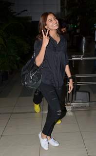 Anushka Sharma Snapped at Airport