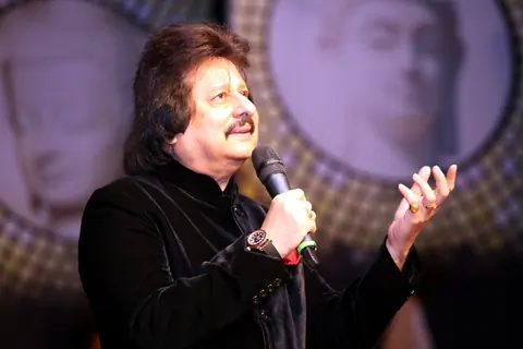Pankaj Udhas Grace the '6th Bharat Ratna Dr. Ambedkar Awards'