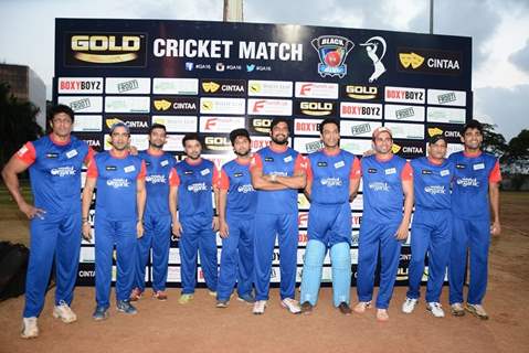 Vikas Kalantri and Sharad Kelkar Play Gold Cricket Charity Match For A Cause