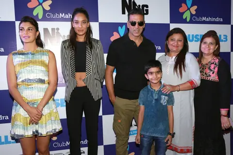 Jacqueline Fernandes, Lisa Haydon and Akshay Kumar at Promote 'Housefull 3' in Delhi
