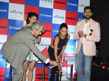 Lisa Haydon, Jacqueline Fernandes and Abhishek Bachchan Promote 'Housefull 3' in Delhi