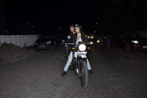 Screening of 'Waiting': Kalki - Naseeruddin arrives on Bike!