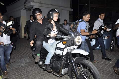 Screening of 'Waiting': Kalki - Naseeruddin arrives on Bike!