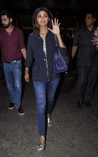 Shilpa Shetty Snapped at Airport