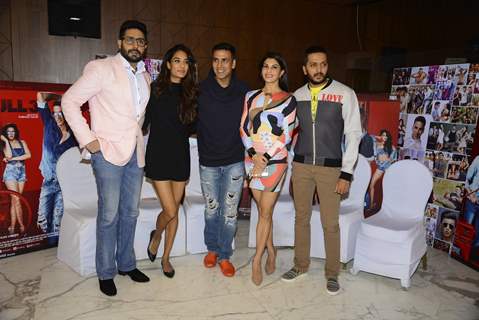 Abhishek Bachchan, Lisa Haydon, Akshay Kumar, Jacqueline Fernandes and Riteish Deshmukh at Press Mee