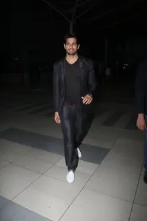 Sidharth Malhotra Snapped at Airport