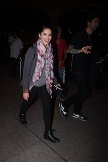 Sunny Leone Snapped at Airport