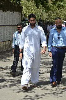Abhishek Bachchan at Vikas Mohan's Funeral