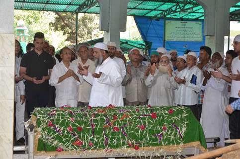 Makarand Deshpande at Actor Raza Khan' s Funeral