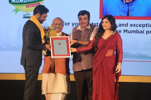 Ajay Devgn Honoured at Swabhimaan Mumbaikar Event