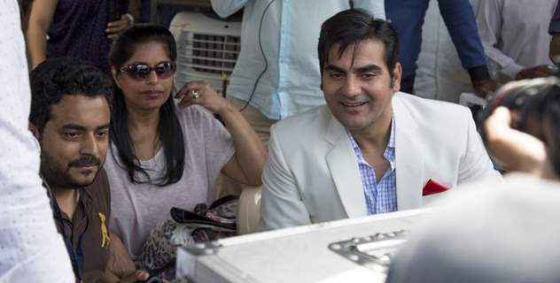 Arbaaz Khan on the sets of 'Jeena Isi Ka Naam Hai'