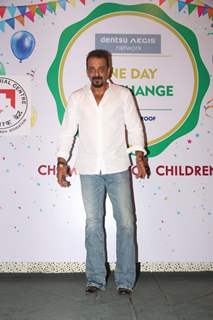 Sanjay Dutt Visits Tata Memorial Hospital