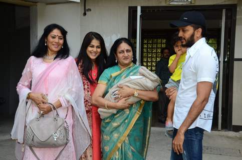 Genelia D'souza gets discharged from hospital post delivery of her second baby boy!