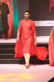 Sandip Soparkar Walks the ramp at NIFT Institute