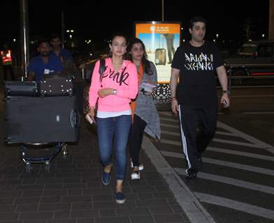 Airport Check In and Check Outs: Ameesha Patel