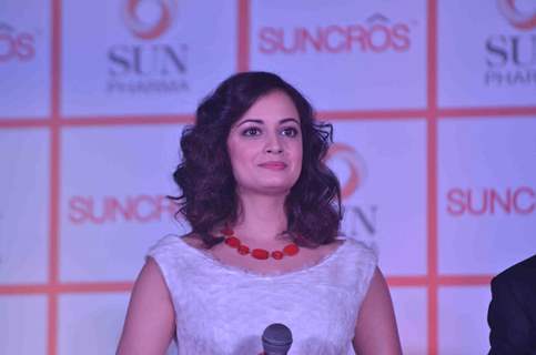 Desi 'Anne Hathaway', Dia Mirza launches 'Suncros' sunscreen!