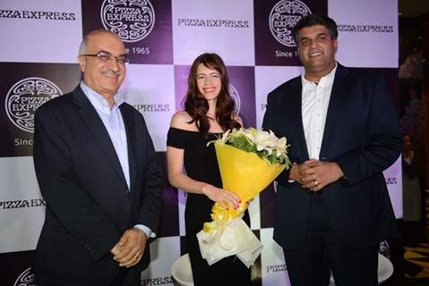 Its Pizza time for Kalki Koechlin: launches Pizza Express in Delhi